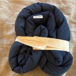 Huzi Infinity Travel Pillow